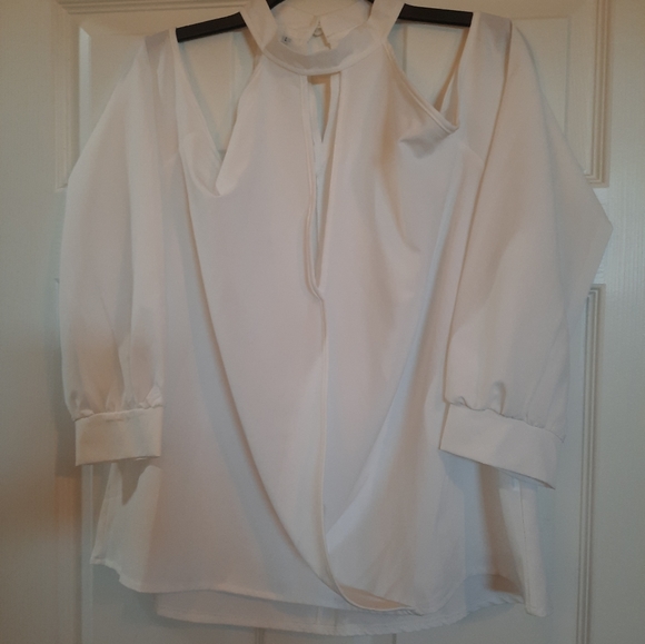 Cold shoulder top - Picture 2 of 4